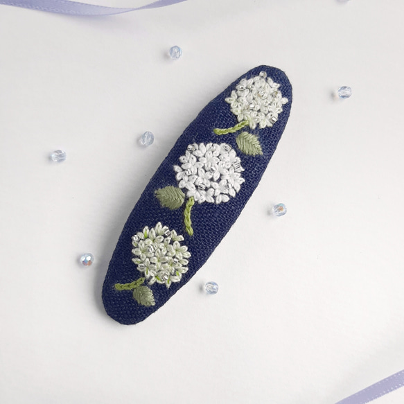 大人可愛い アナベル刺繍パッチンピン   紫陽花ヘアピン 2枚目の画像
