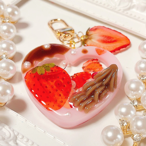 いちご☆パフェ604☆ぷっくりハートキーホルダー４個セット　薔薇　革タグ ちょこいちごみるくシェイカー◇ハートシェイカー キーホルダー 押し