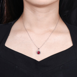 ミニマリスト 7 月の誕生石ルビー ネックレス赤い宝石モアッサナイト ムーン ペンダント ブライダル ネックレス 4枚目の画像