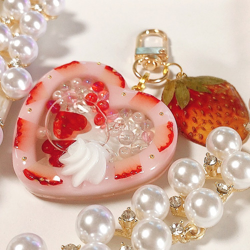 苺のレアチーズケーキシェイカー◇ハートシェイカー キーホルダー