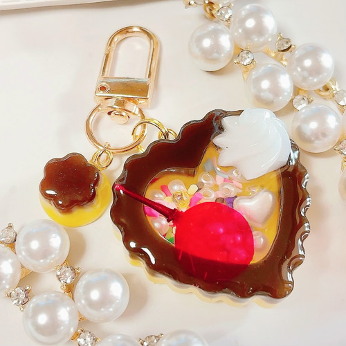 いちごパフェ⭐︎★デニムリメイクチャーム いちごパフェ☆様専用デニムリメイクチャーム❤︎オーダー➁