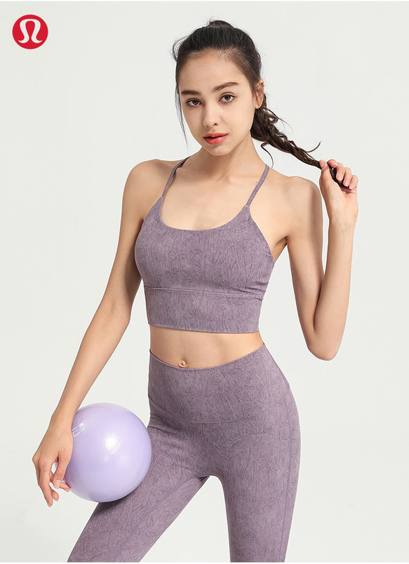ルルレモンヨガ lululemon U型 ヨガ スポーツブラ 雪の柄 タンク