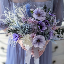 鮮やかブルーとパープルのクラッチブーケ ウエディングブーケ