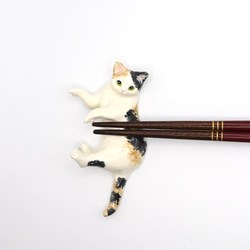 仰向け猫箸置き(三毛） 2枚目の画像