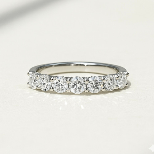 モアサナイト 3mm×7石 ハーフエタニティリング｜Dカラー VVS1 H&C