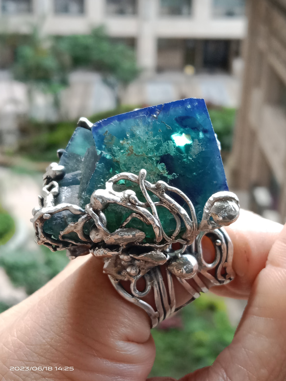 日光螢石原礦手工銀戒 純銀戒指~ 「藍綠之間」~ Fluorite Mineral Silver Ring 第16張的照片