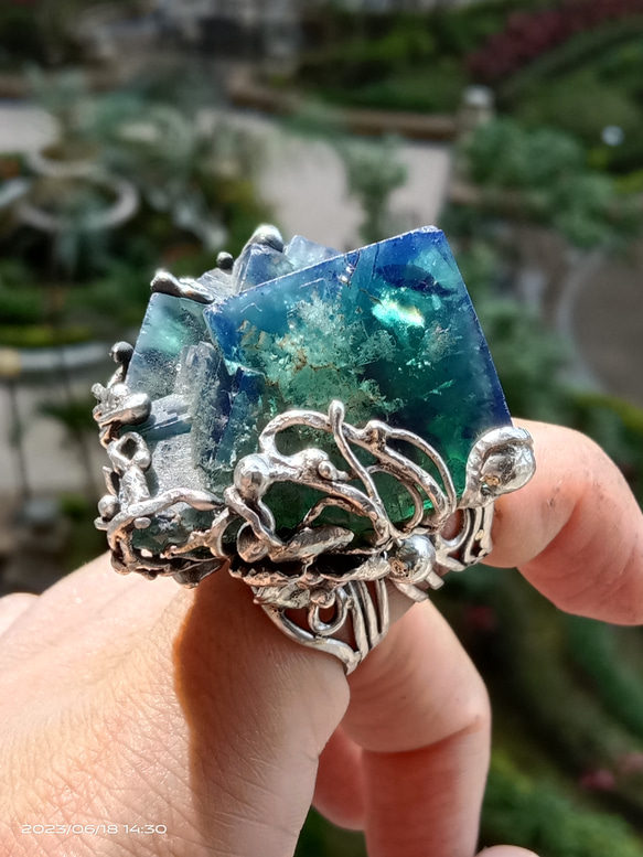 日光螢石原礦手工銀戒 純銀戒指~ 「藍綠之間」~ Fluorite Mineral Silver Ring 第10張的照片