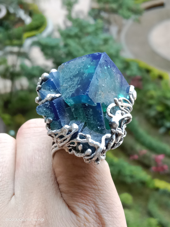 日光螢石原礦手工銀戒 純銀戒指~ 「藍綠之間」~ Fluorite Mineral Silver Ring 第4張的照片