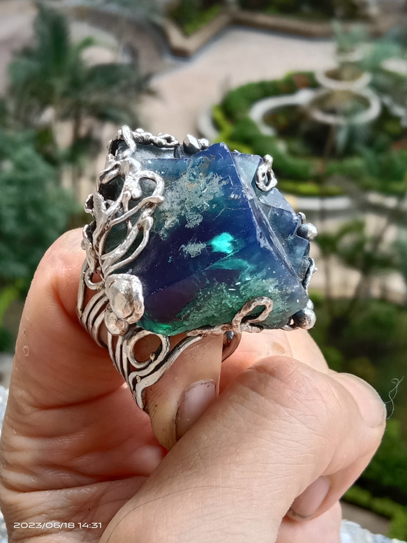 日光螢石原礦手工銀戒 純銀戒指~ 「藍綠之間」~ Fluorite Mineral Silver Ring 第9張的照片