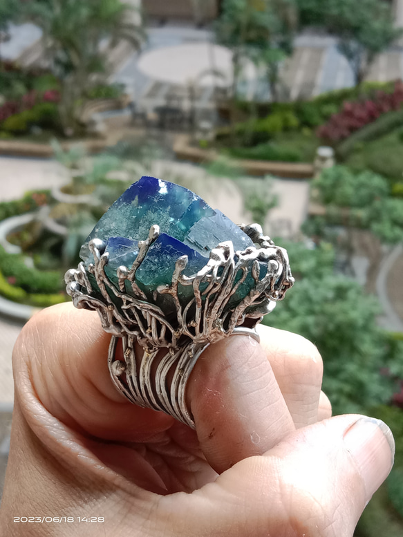 日光螢石原礦手工銀戒 純銀戒指~ 「藍綠之間」~ Fluorite Mineral Silver Ring 第12張的照片