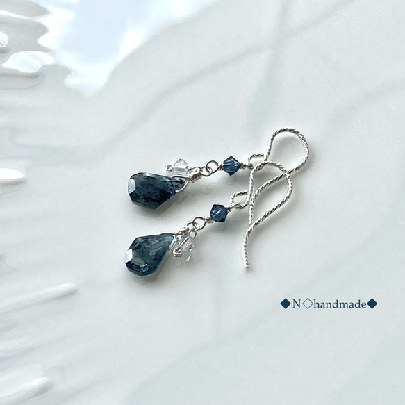 天然石カイヤナイトとスワロフスキー・クリスタルのピアス 天然石