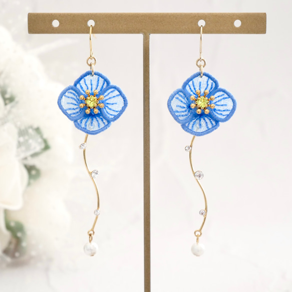 幻のブルーポピーピアス/イヤリング (受注生産/オーガンジー刺繍  