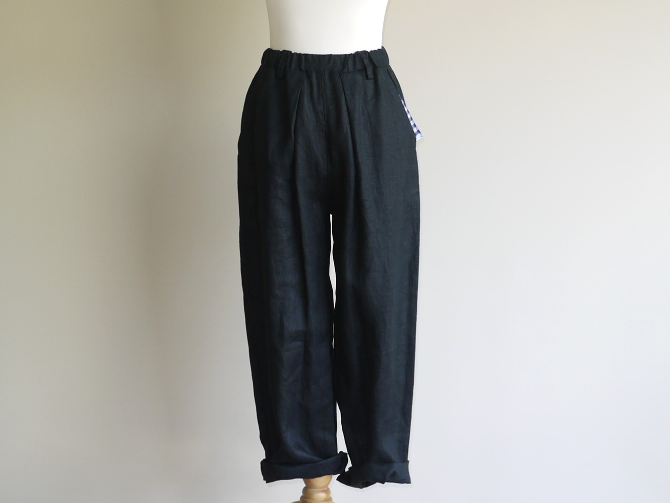 リネン◇ロールアップパンツ◇黒◇M・Ｌ・ＬＬ（リネン100％）