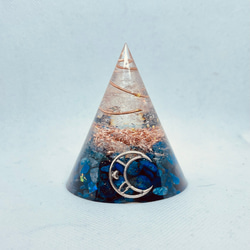 アクアマリンとラピスラズリの円錐型オルゴナイト 1枚目の画像