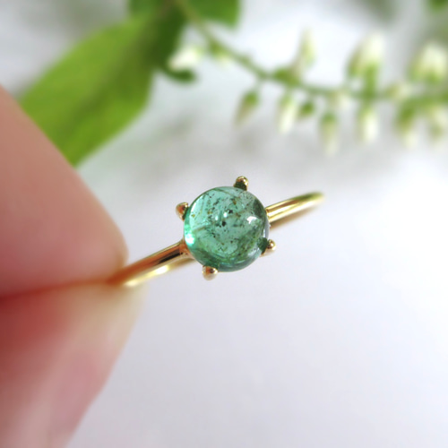 5月の誕生石】5mm美粒インクルージョン「エメラルド」カボションリング