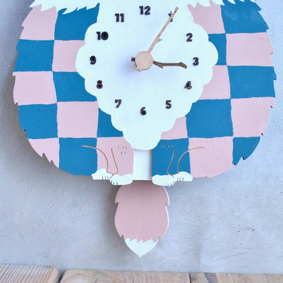 長毛猫 × 市松模様 × ターコイズブルー × フロリダピンク レギュラーサイズ 時計 木製 振り子時計 掛け時計 4枚目の画像