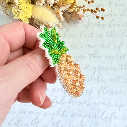 こり パイナップル レモンビーズ刺繍 ブローチ ハンドメイドアクセサリ こり パイナップル レモンビーズ刺繍 ブローチ ハンドメイド