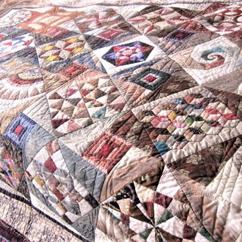 半額セール品☆パッチワークサンプラーキルトの完成品 その他