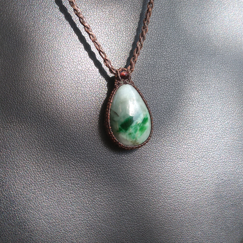 ミャンマー産】本翡翠の天然石マクラメペンダント[PEN-25] ネックレス