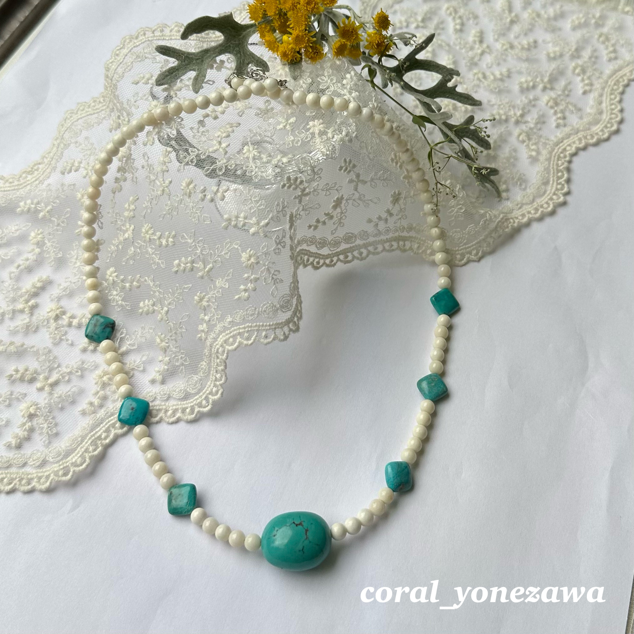 爽やかターコイズと白珊瑚でオリジナルネックレス　R50620Y1