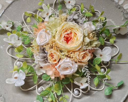 アイアンスタンドのプリザーブドフラワー アイアンスタンドのプリザーブドフラワー