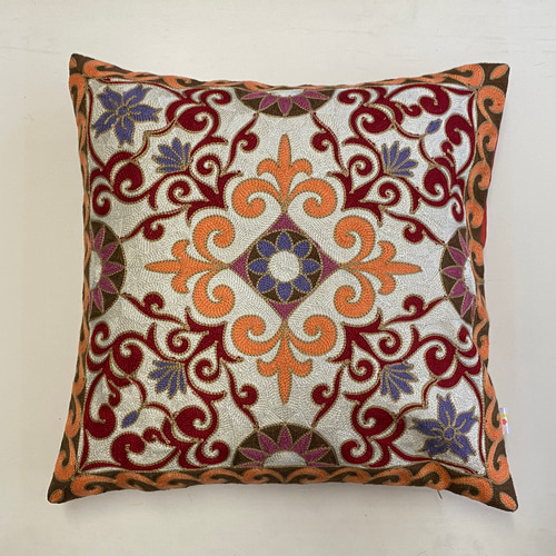 総刺繍クッションカバーB クッション・クッションカバー チェベル 通販