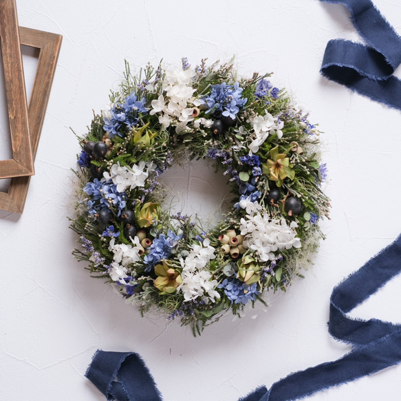 スモークツリーと青いお花のドライフラワーリース