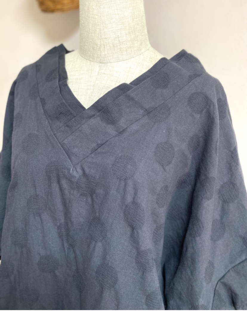 《大きいサイズ》首元スッキリ　ハーフリネンゆったりブラウス　ブラック　Ｌ〜ＬＬ　１３号 5,694円