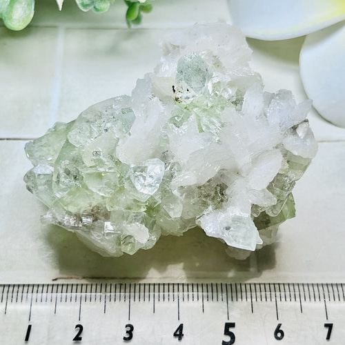 天使の水晶✨　レインボー　グリーンアポフィライト　原石　ラフストーン　魚眼石