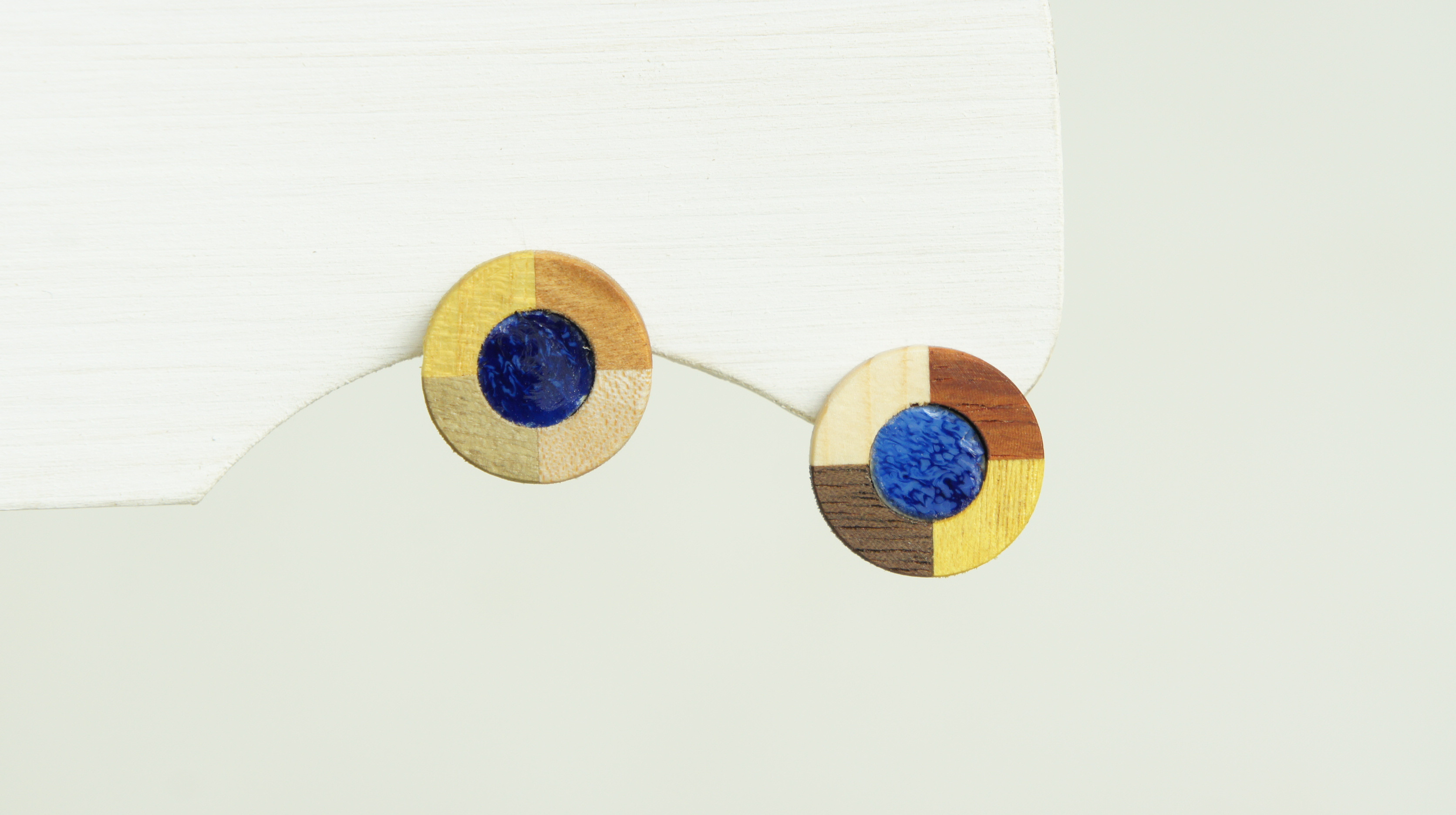 寄木と陶片のピアス・イヤリング《瑠璃》 6,435円