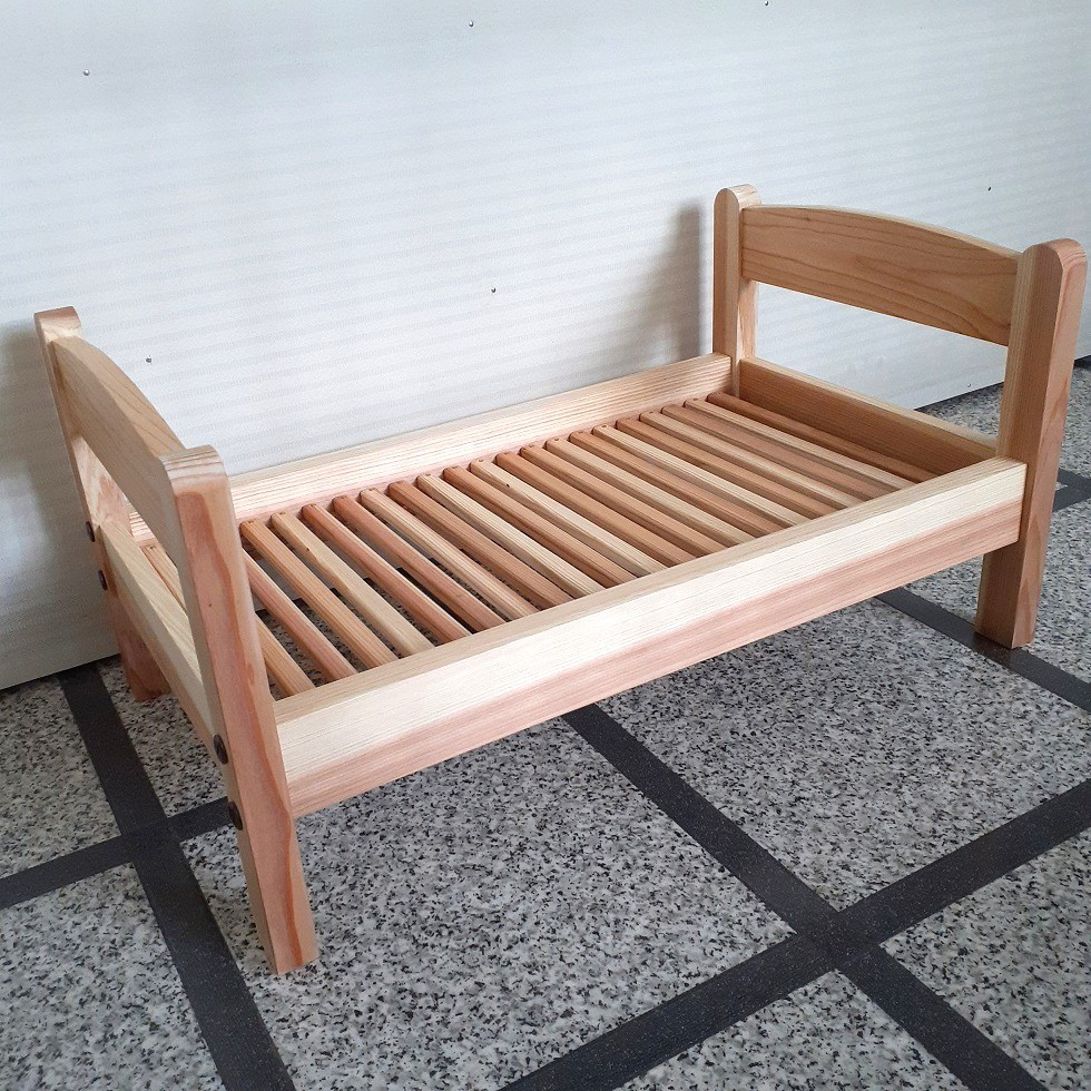 杉材で作りました猫用ベッド　木製ペットベッド　天然木　ペットベッド　手作りベッド　スノコベッド　猫用寝台