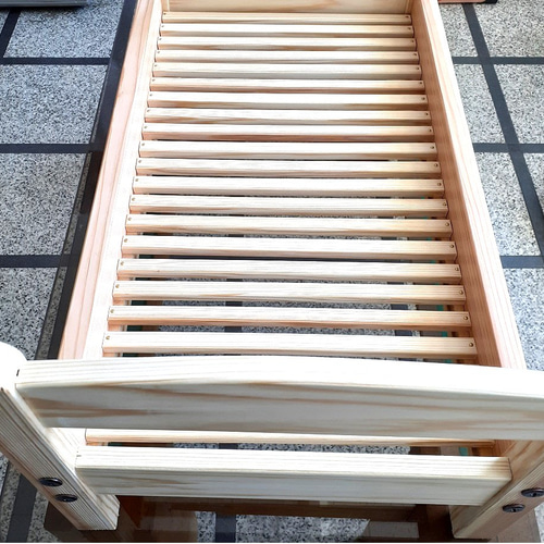 杉材で作りました猫用ベッド 木製ペットベッド 天然木 ペット