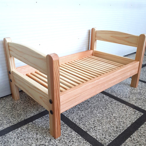 杉材で作りました猫用ベッド 木製ペットベッド 天然木 ペット 杉材で作りました猫用ベッド 木製ペットベッド 天然木 ペット