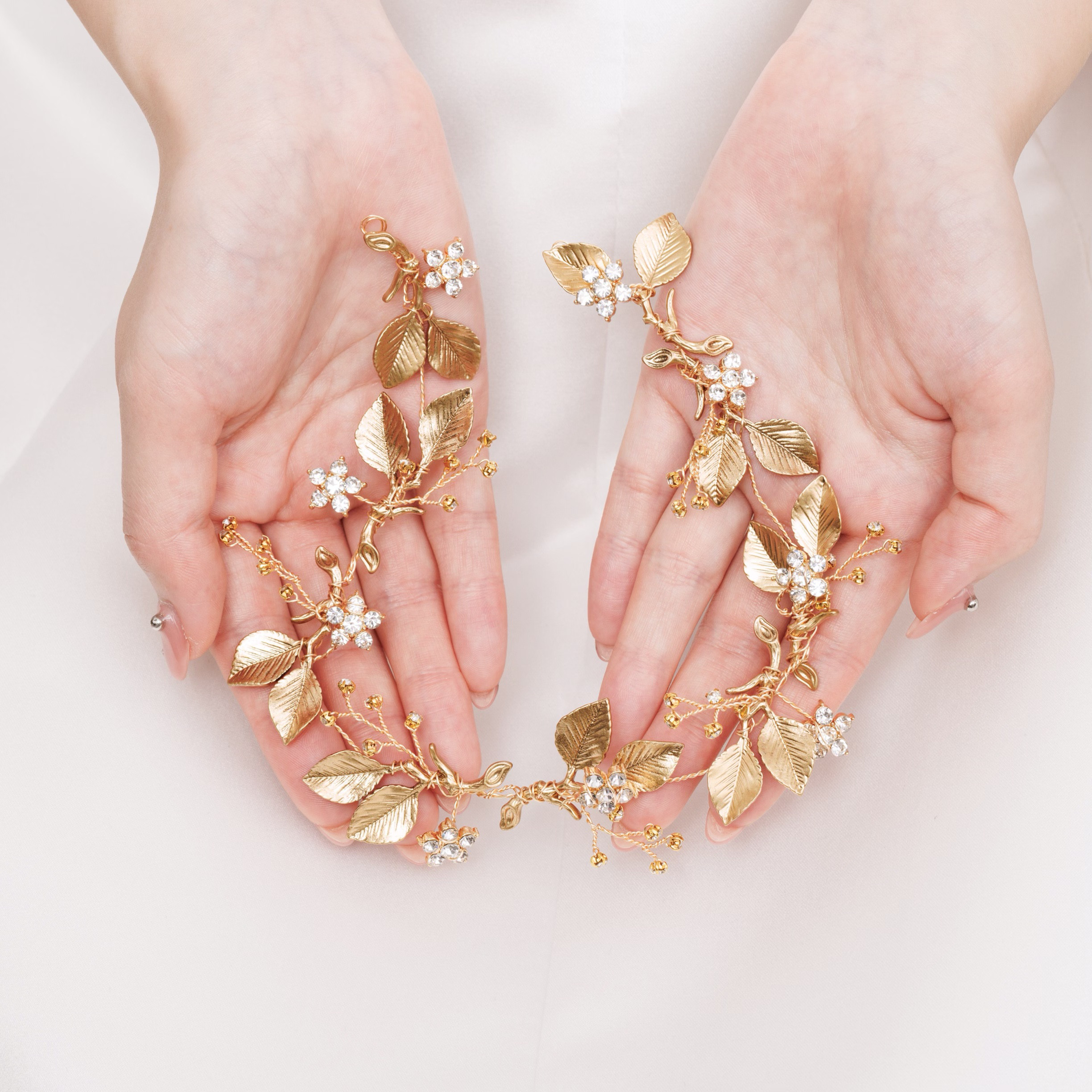 MA136 ウェディング ヘッドドレス　カチューシャ ブライダル ヘアアクセサリー 結婚式 前撮り 卒業式