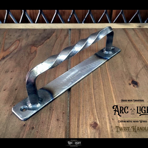 アイアン ツイストハンドル (ベアメタル) 取手 取っ手 引手 引き出し