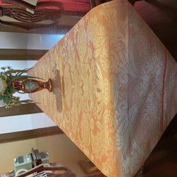 2197豪華刺繍の袋帯リメイク　タッセル付き正絹テーブルランナー 4枚目の画像
