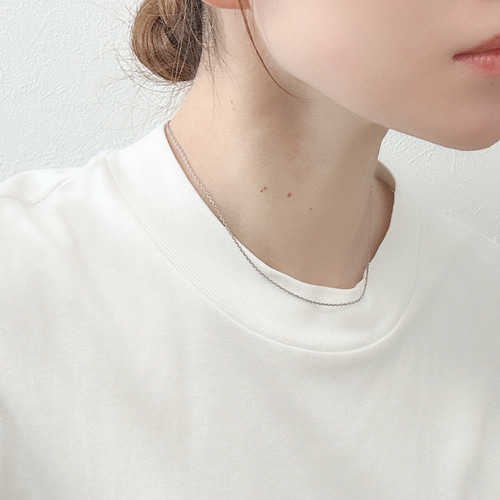 Tシャツに合う!カーキ色パールと細身チェーンの2wayショート Tシャツに合う!カーキ色パールと細身チェーンの2wayショート