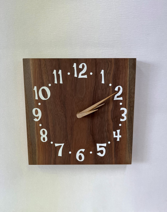 木の時計＜ウォールナット＞　壁掛け電波時計　wnc-1137 1枚目の画像