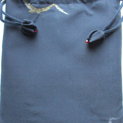 ７１９８　黒の正絹の着物で作った巾着袋　＃送料無料 3枚目の画像