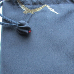７１９８　黒の正絹の着物で作った巾着袋　＃送料無料 4枚目の画像