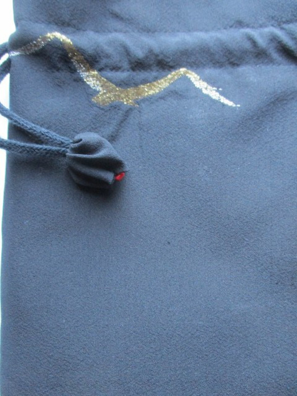 ７１９８　黒の正絹の着物で作った巾着袋　＃送料無料 4枚目の画像
