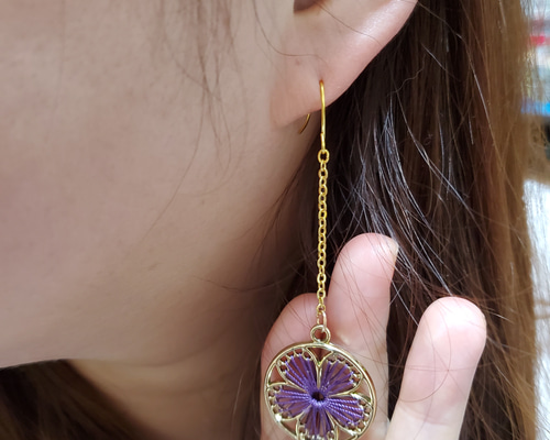 糸でできた 紫花ピアス ピアス（フック・チェーン） 梅 通販