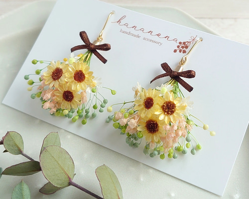 ミニひまわりとかすみ草のブーケピアス／イヤリングNo.23 ピアス 