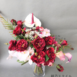 ブートニアサービス  深紅のバラの気品溢れるブーケ      ウェディングブーケ 3枚目の画像