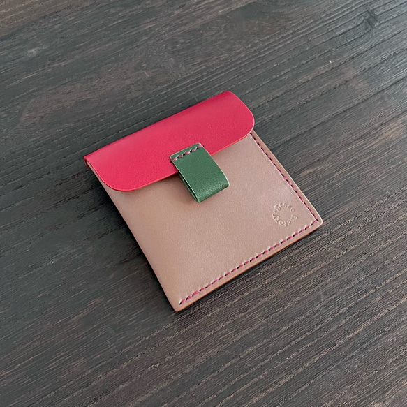 袋狀迷你皮夾和卡片包 | 米色 x 紅色 x 綠色（有貨） 第1張的照片
