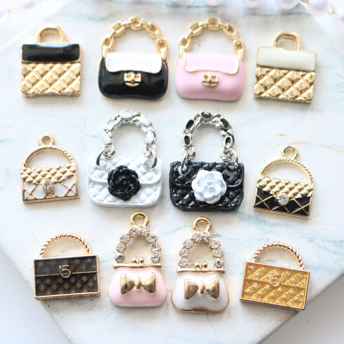12個】バッグチャーム アソート ピンク 黒 白 キルティング カメリア