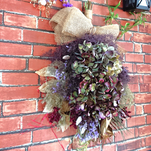 3.秋色紫陽花スワッグ 大きいサイズ』三色の秋色紫陽花とスモークツリーのアンティーク