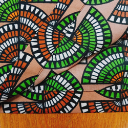 【裾上げ無料】ポケットつき【春夏　アフリカ　幾何学柄】ウエストゴムのコットンギャザースカート　 16枚目の画像