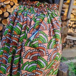 【裾上げ無料】ポケットつき【春夏　アフリカ　幾何学柄】ウエストゴムのコットンギャザースカート　 14枚目の画像