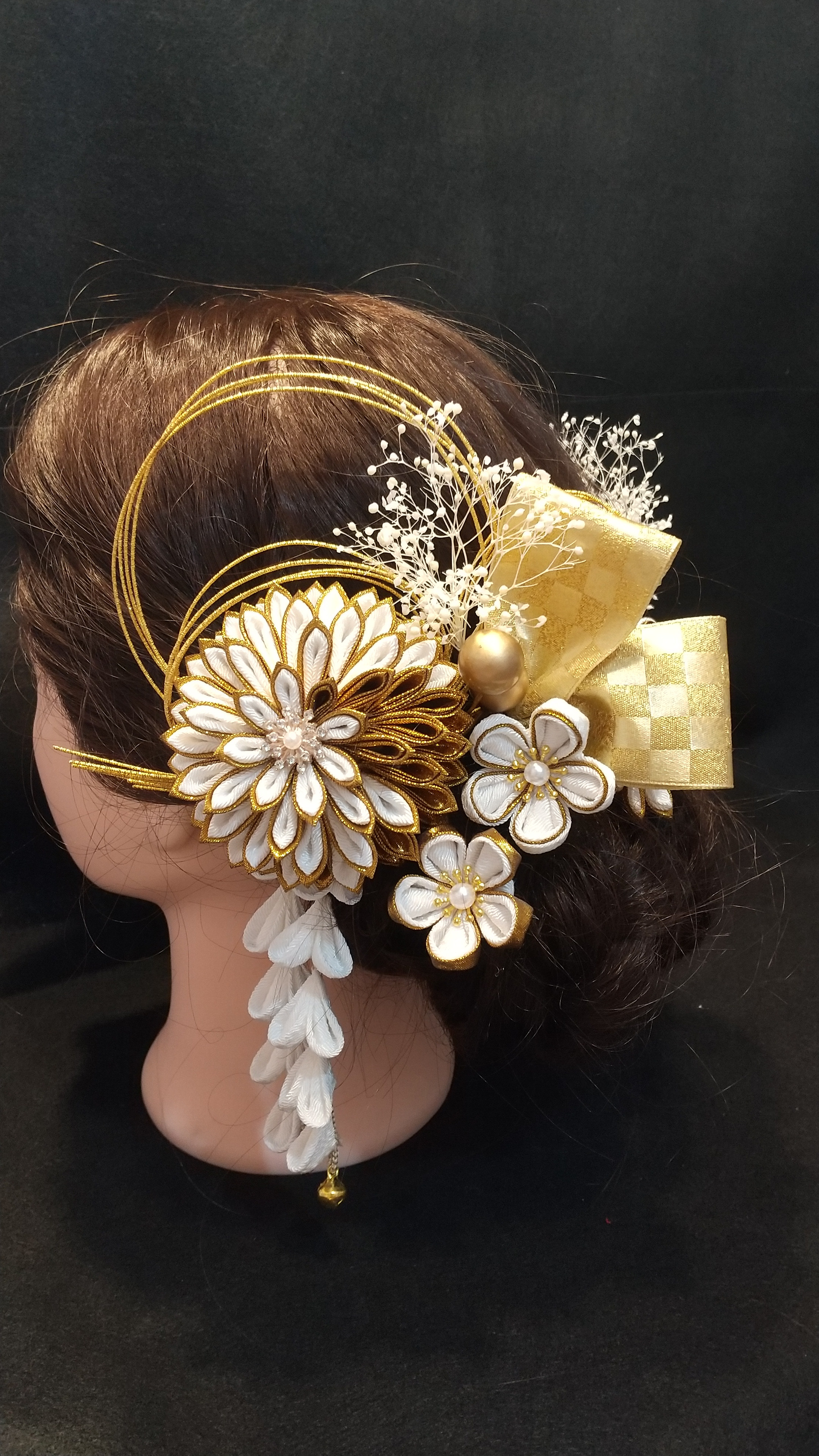 つまみ細工&水引&ドライフラワー 成人式、卒業式、婚礼などの髪飾り｢ちりめん｣白、金